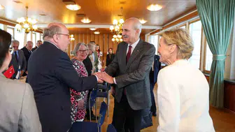 Kurtulmuş Helsinki’de Tatar Türkleriyle bir araya geldi