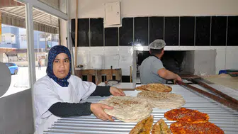 Reyhanlılı anne oğluna dükkan açtı kendi fırıncı oldu
