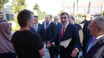 Cevdet Yılmaz Samsun sokaklarında emekli şikayetlerini dinledi