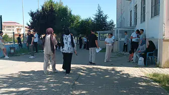 Batman üniversite hayali için sınav merkezlerine akın etti