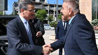 Vali Baruş ve Başkan Sunar Palandöken için masaya oturdu