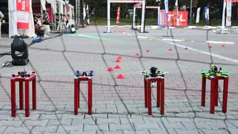 Sultangazi’de gökyüzü drone yarışlarıyla şenlendi