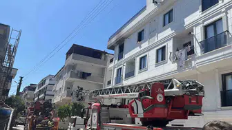 Darıca'da bir evde çıkan yangında anne ve iki çocuğu kurtarıldı