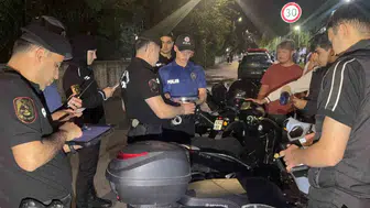 Bursa'da sınav sessizliği için polis devriyeye çıktı