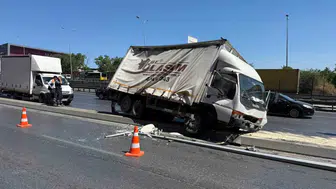 Beylikdüzü yolunda kamyonet kazası trafiği felç etti