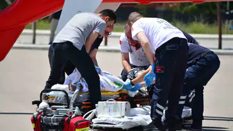 Çorumda balkondan düşen 5 yaşındaki çocuk için hava ambulansı kalktı