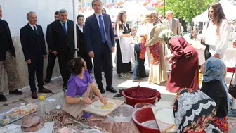 Afyonkarahisar’da el emeği eserler görücüye çıktı