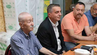 Şehzadeler Belediye Başkanı Cemevi sofrasında lokma paylaştı