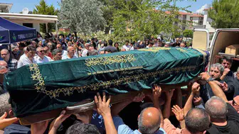Mobbing iddialarıyla sarsan öğretmen son yolculuğuna uğurlandı