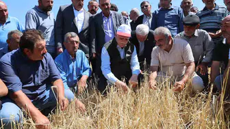 Nevşehir’de sel ve dolu tarlaları vurdu
