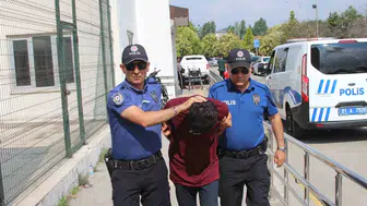 Adana'da dolmuş sürücüsü uyuyunca 7 kişi yaralandı