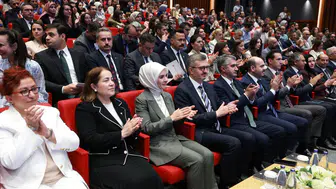 Bakan Göktaş dijital dünyada aile yapısını korumaya kararlı