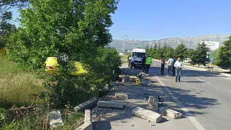 Seydişehir’de kontrolden çıkan otomobil takla attı