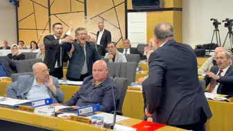 Afyonkarahisar Belediye Meclisi'nde parti değişikliği sonrası gerginlik