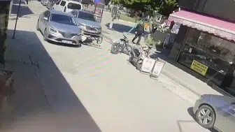 Isparta'da bisiklet kazası kamerada