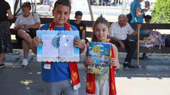 Göztepe çocukları karne günü hediyelerle buluşturuyor