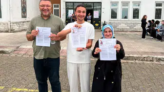 Yakan ailesi üniversite sınavında aynı sınıfta ter döktü