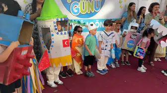 Avcılar'da miniklerden çevre için geri dönüşüm defilesi