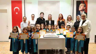 Miniklerin büyük günü Merkezefendi’de kreş mezuniyeti