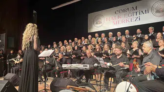 Çorum’da müzik dolu gece sahne sanatseverleri buluşturdu