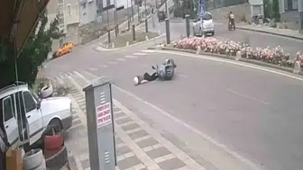 Karaman'da motosiklet kazası kamerada