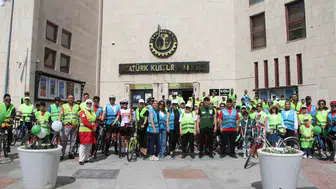 Uşak sokakları sağlıklı yaşam için pedallara ev sahipliği yaptı