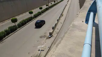 İskenderun’da otomobil alt geçide çarptı 3 yaralı