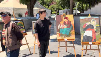 Afyonkarahisar’ın meydanı bir günlüğüne sanat galerisine dönüştü