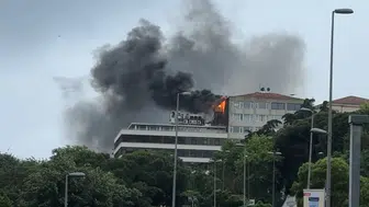Beyoğlu’nda tadilat halindeki binada korkutan yangın