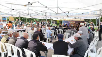 Pursaklar Belediye Başkanı vatandaşla sokakta buluştu