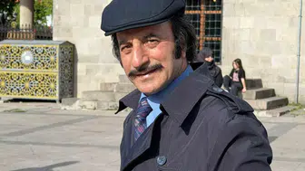 Erzurum’un Orhan Baba’sı 40 yıldır modaya direniyor
