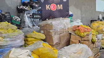 Uşak’ta depoya baskın 30 ton bozuk gıda ele geçirildi