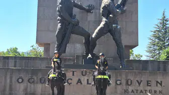 Ankara sokaklarında NATO Zirvesi için atlı polis dönemi