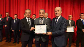 Sakarya Üniversitesi spor imkanlarıyla Türkiye’nin zirvesinde yer aldı