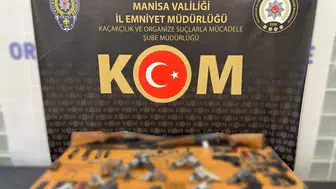 Manisa polisinden silah tacirlerine sabah baskını