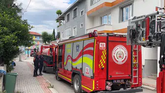 Bursa'da apartman yangını mahalleliyi sokağa döktü