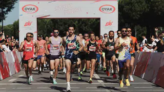 OYAK 65 yaşında İstanbul sahilinde binlerce kişiyle koştu