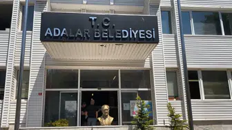 Adalar Belediyesinde rüşvet operasyonu Başkan Akpolat gözaltında