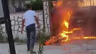 Tekirdağ Kapaklı'da park halindeki araçtan yükselen alevler paniğe yol açtı