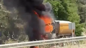 Karabük yolunda seyir halindeki hafriyat kamyonu küle döndü