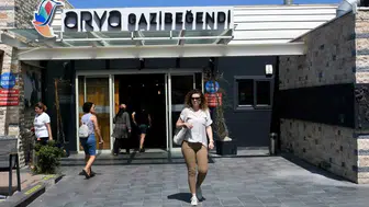 Kuşadası sahillerinde belediye işletmeleri turistlerin yeni gözdesi oldu