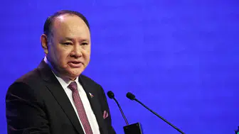 Çin Filipinler Savunma Bakanı ve ailesine kapıları kapattı