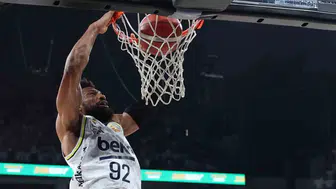 Fenerbahçe Sinan Erdem'de Beşiktaş'ı devirdi seride öne geçti