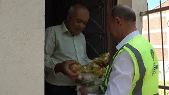 Malatya’da kimsesiz ve yaşlılara evde sıcak yemek desteği