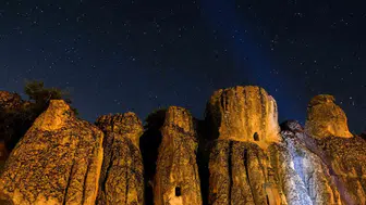 Konya’nın tarihi antik kenti yıldız yağmuruna sahne oldu