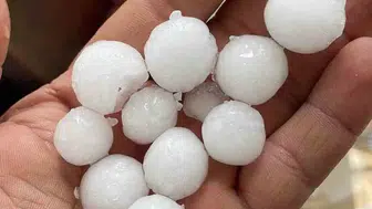 Kayseri'de ceviz büyüklüğünde dolu ekinleri vurdu