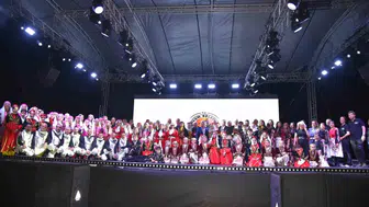 Atakum sahili bu kez halk oyunlarıyla sallandı