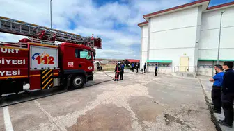 Bayburt Cezaevi'nde gerçeği aratmayan yangın provası