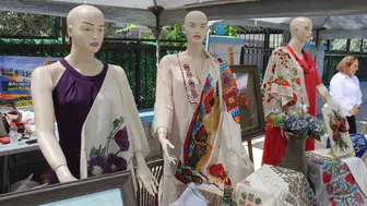 Sandıktaki geleneksel kıyafetler yapay zeka ile modern moda oldu