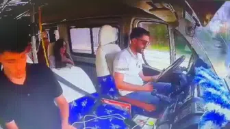 Adana’da dolmuş sürücüsü direksiyon başında uyuyunca 7 kişi yaralandı
